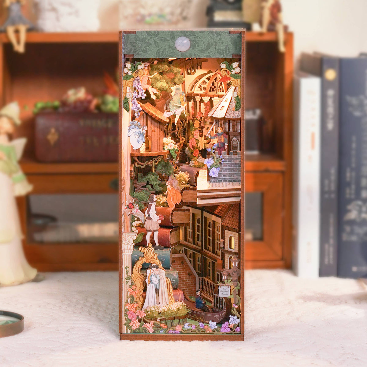 DIY Book Nook Kit: Shakespeare's Verse with Dust Cover
